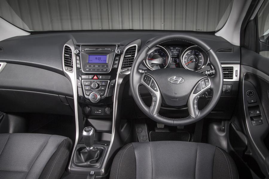  Hyundai i30 Tourer 2015 года  (UK) (фото 7 из 20)